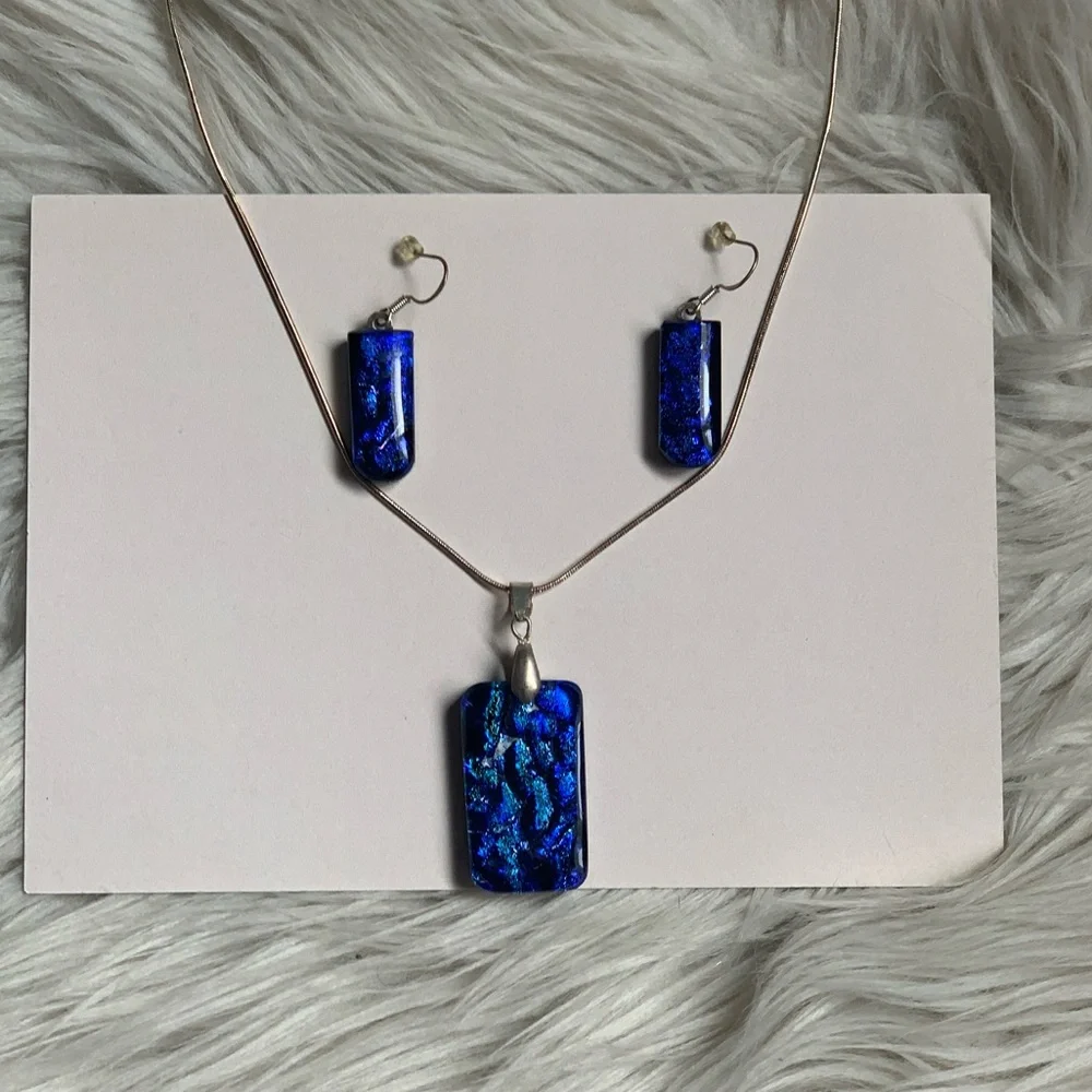 Elegant Blue Jewelry Set - Picture 3 of 14